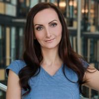 Lili Metodieva | Managing Director at Monneo | Fintech Finance