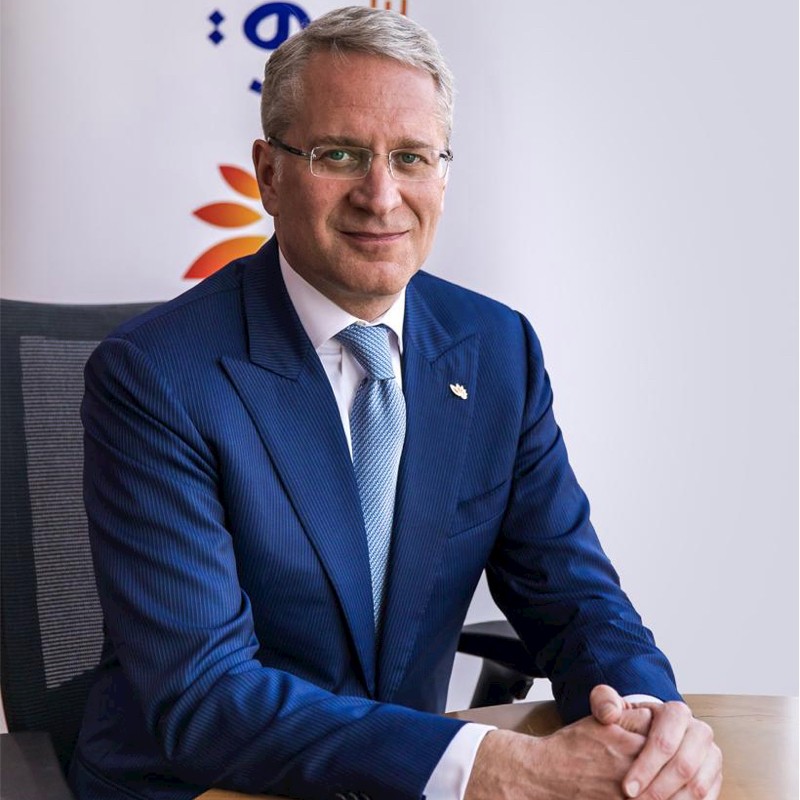 Joel D Van Dusen