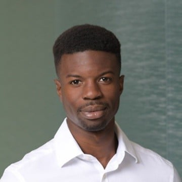 Efayomi Carr